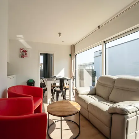 New Dahlia 15 With Parking By Interhome